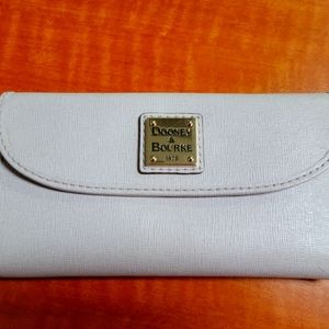 Dooney and Bourke wallet